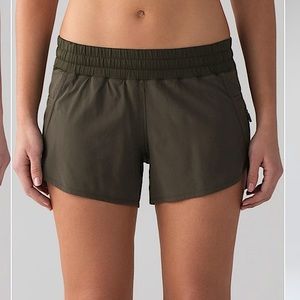 Green Lululemon Tracker Short IV • 4-Way Stretch